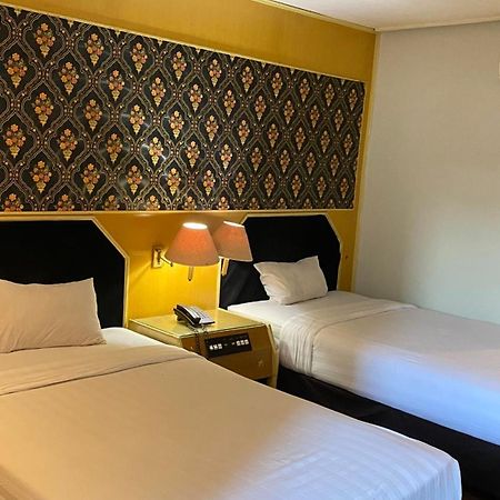 Mas Graha Hotel Pakanbaru Exteriör bild