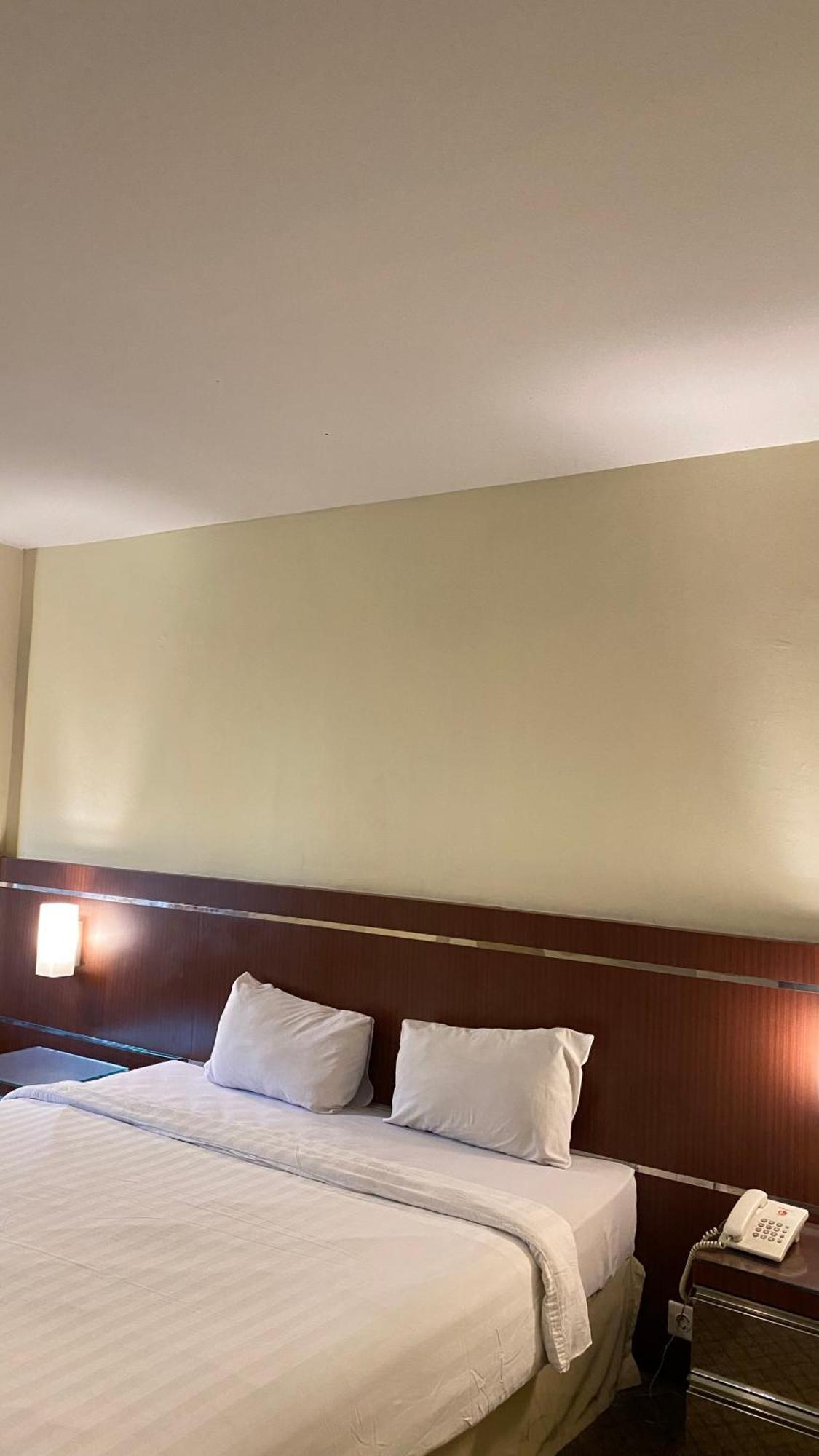 Mas Graha Hotel Pakanbaru Exteriör bild